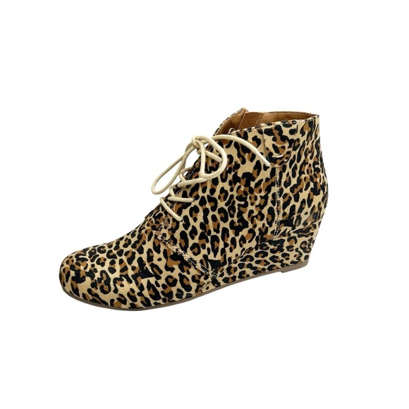 DOLCE VITA Wedge Lace Up Microsuede Leopard Bootie - Picture 1 of 9